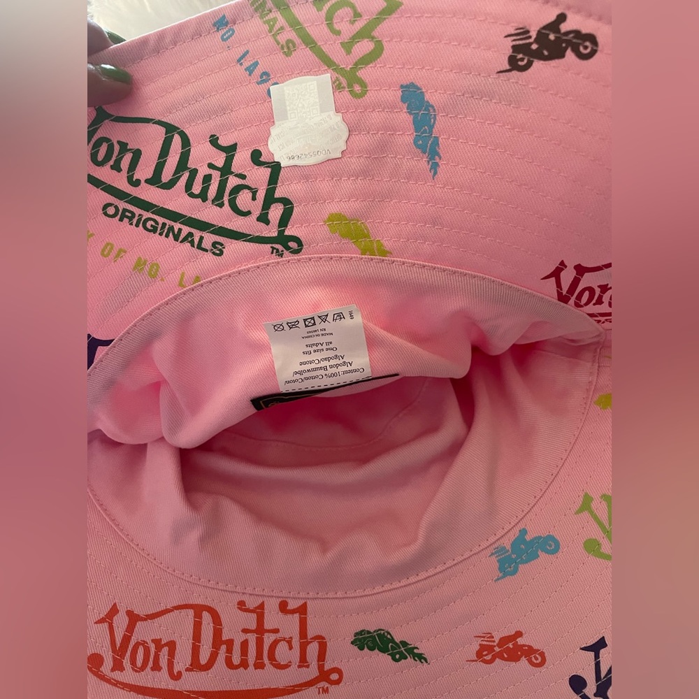 Von Dutch Pink Bucket Hat with Multicolor Print - Picture 6 of 7